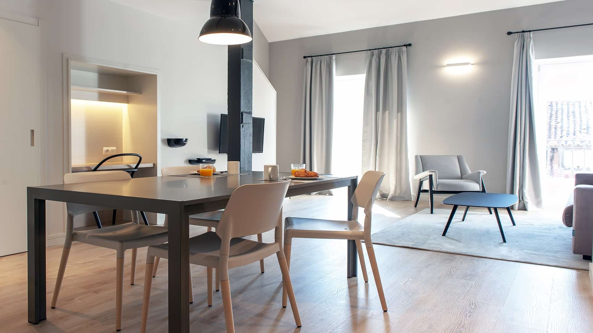 MH Apartments<br> style différent, même essence