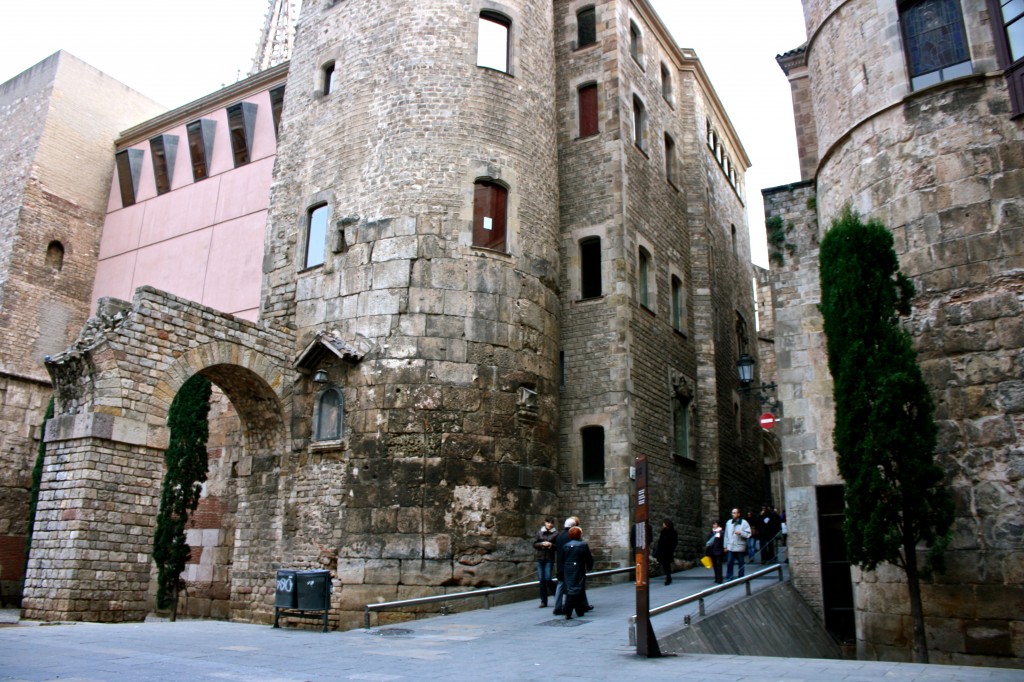 Muralla - Trevor Huxham