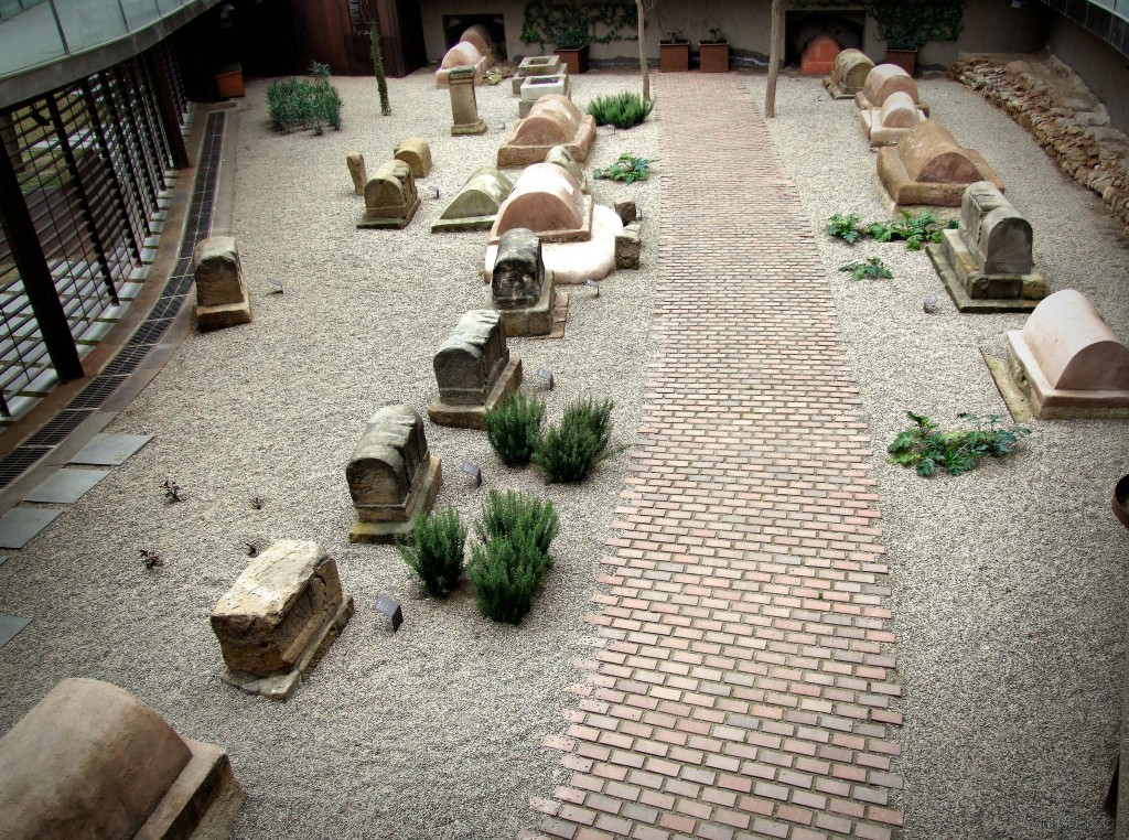 necropolis - SantiMB